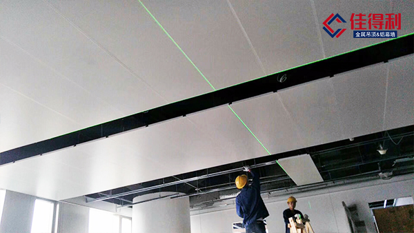 廠房辦公室鋁扣板吊頂安裝距離要預(yù)留多高